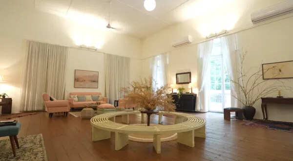 Upper-floor-living-area.
