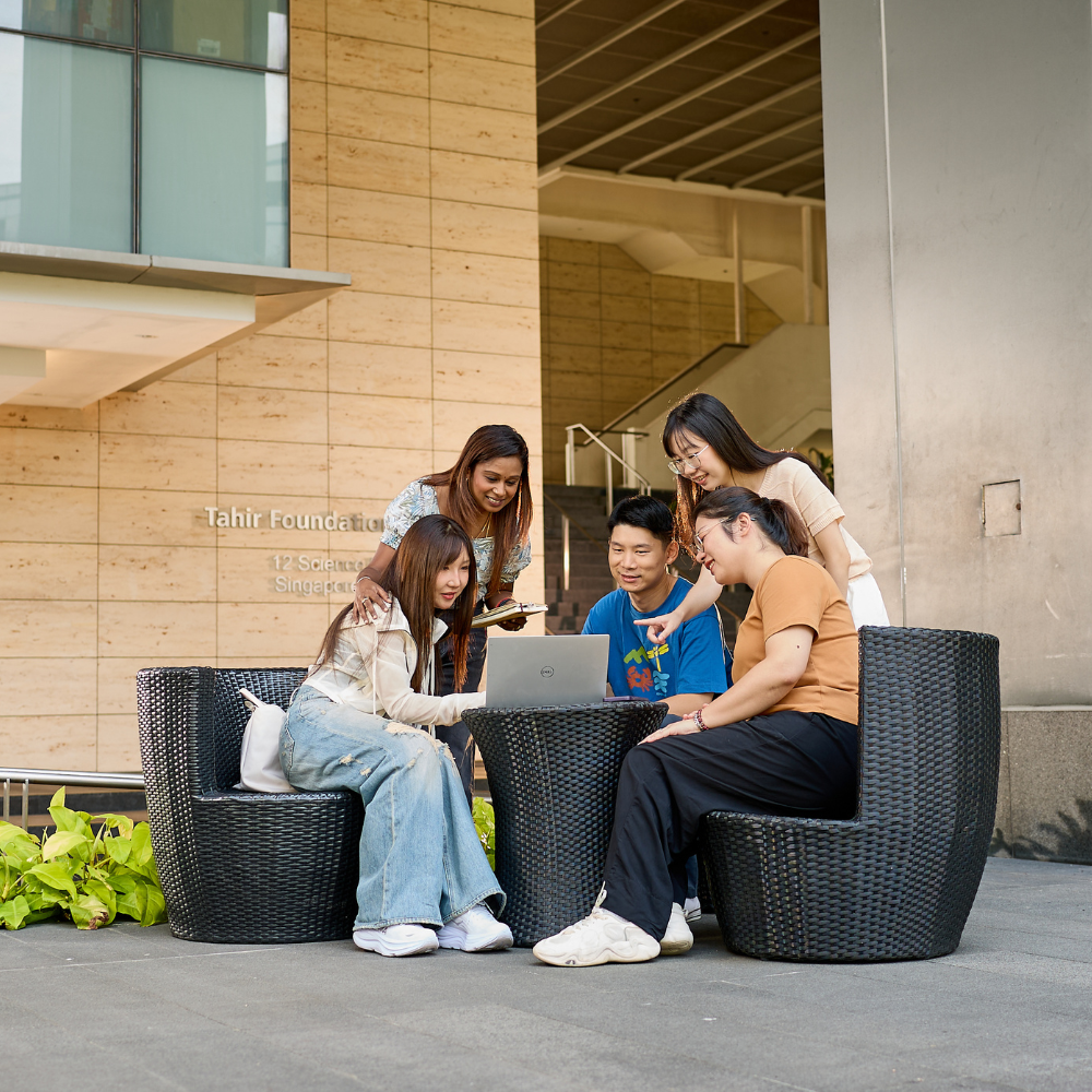 students discussion 1000x1000px