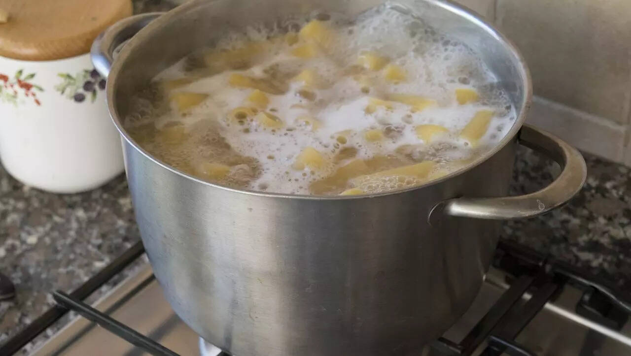 What chefs say about adding ice to pasta water