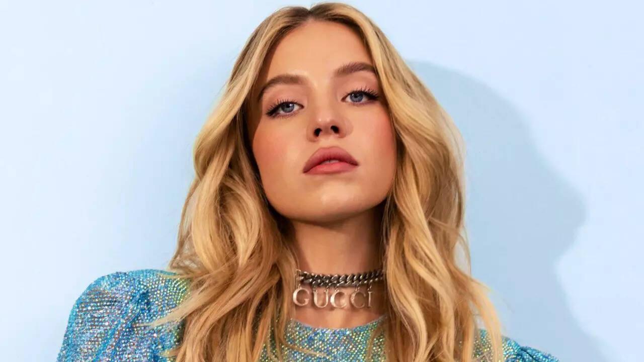 X/ @Sydney_Sweeney) Sydney