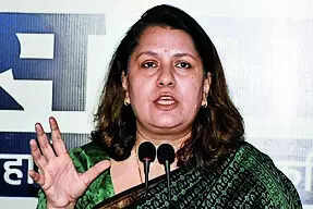 सम्राट ने हलफनामे में गलत जानकारी दी: सुप्रिया