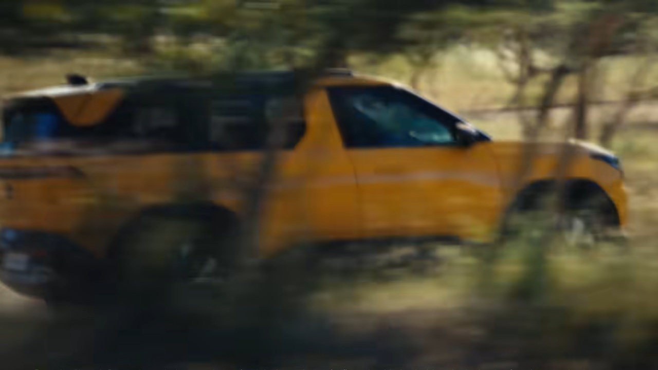 चिकनी फ़्लोटिंग-छत उपस्थिति जो मिश्रित होती है