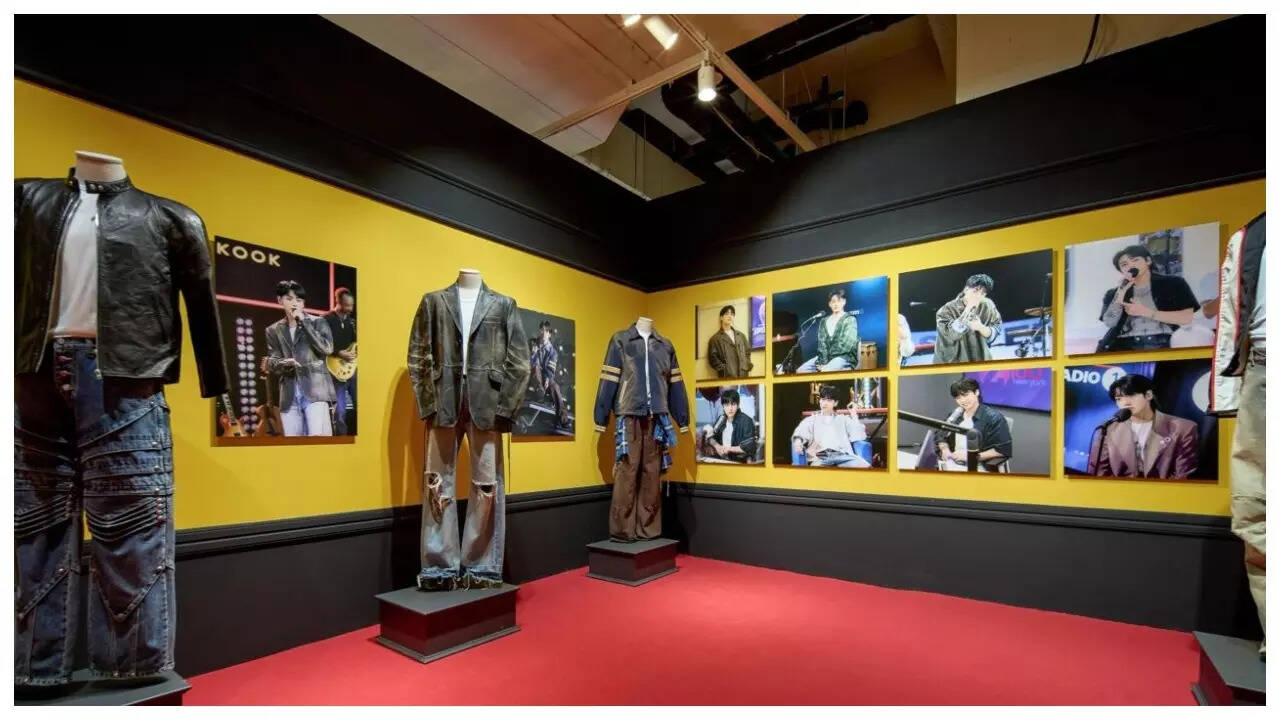 Jung Kook's 'GOLDEN_ The Moments' Exhibition in Mumbai (2)