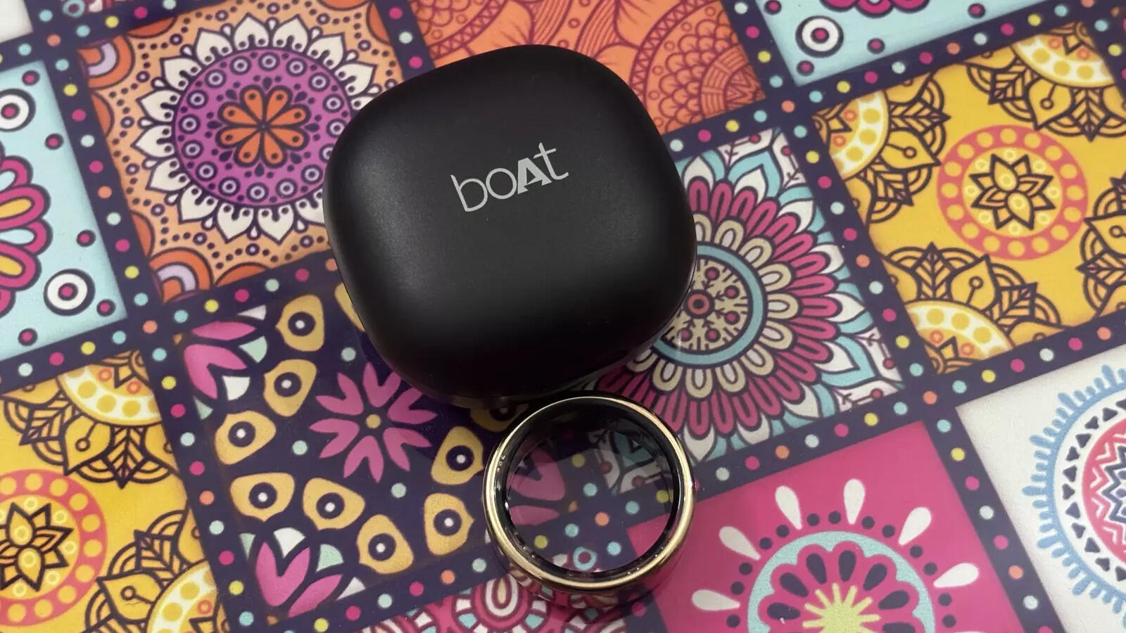 Easy to carry charging case