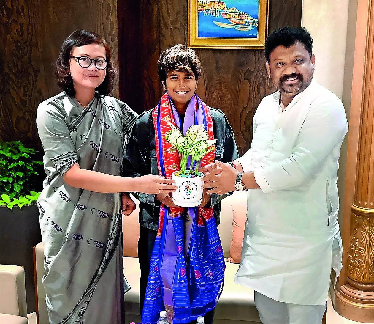 Sports Authority of Telangana (SAT) chairman K Shiva Sena Reddy, along with vice-chairman and managing director A Sonibala Devi, felicitated Arundhati upon her arrival Arundhati Reddy felicitated