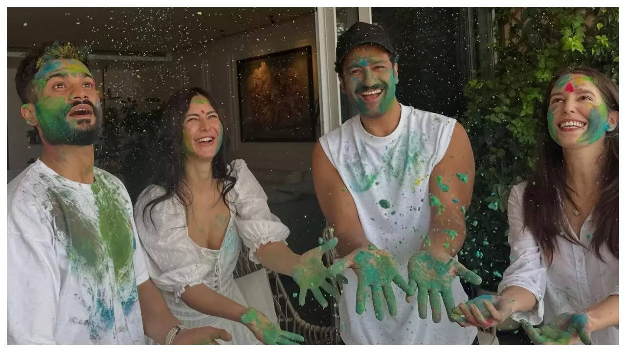 Inside Katrina and Vicky's Juhu House (5)