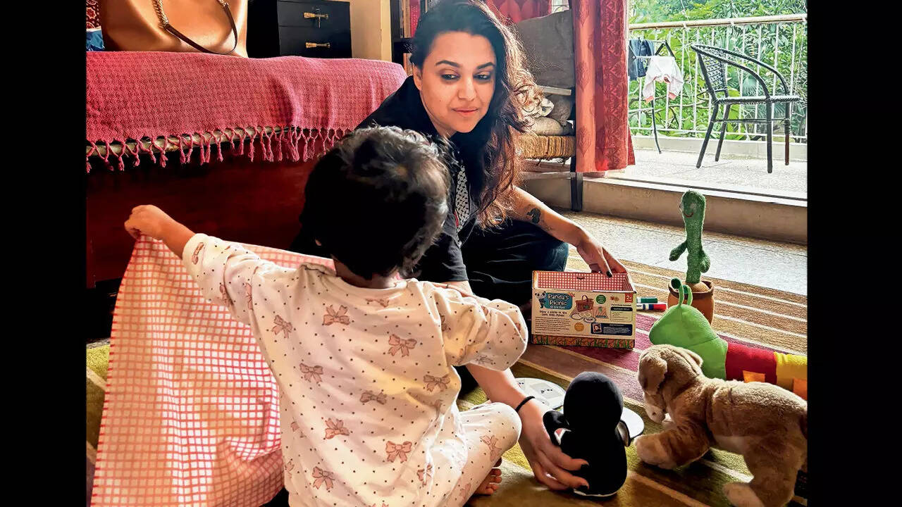 Al explicar lo obsesionada que está con su hijo de dos años, Swara compartió: “Estoy extremadamente preocupada Al explicar lo obsesionada que está con su hijo de dos años, Swara compartió: “Estoy extremadamente preocupada