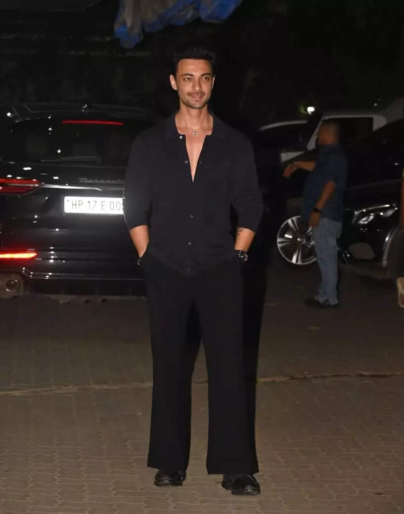 9a40fd43-cfb0-4554-82ff-653a59103a2e