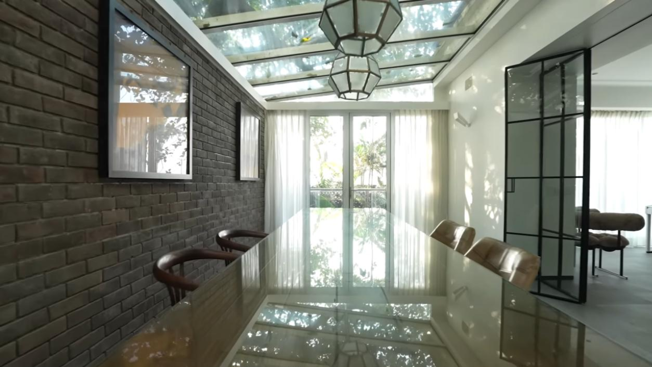 Farhan Akhtar and Shibani Dandekar's home