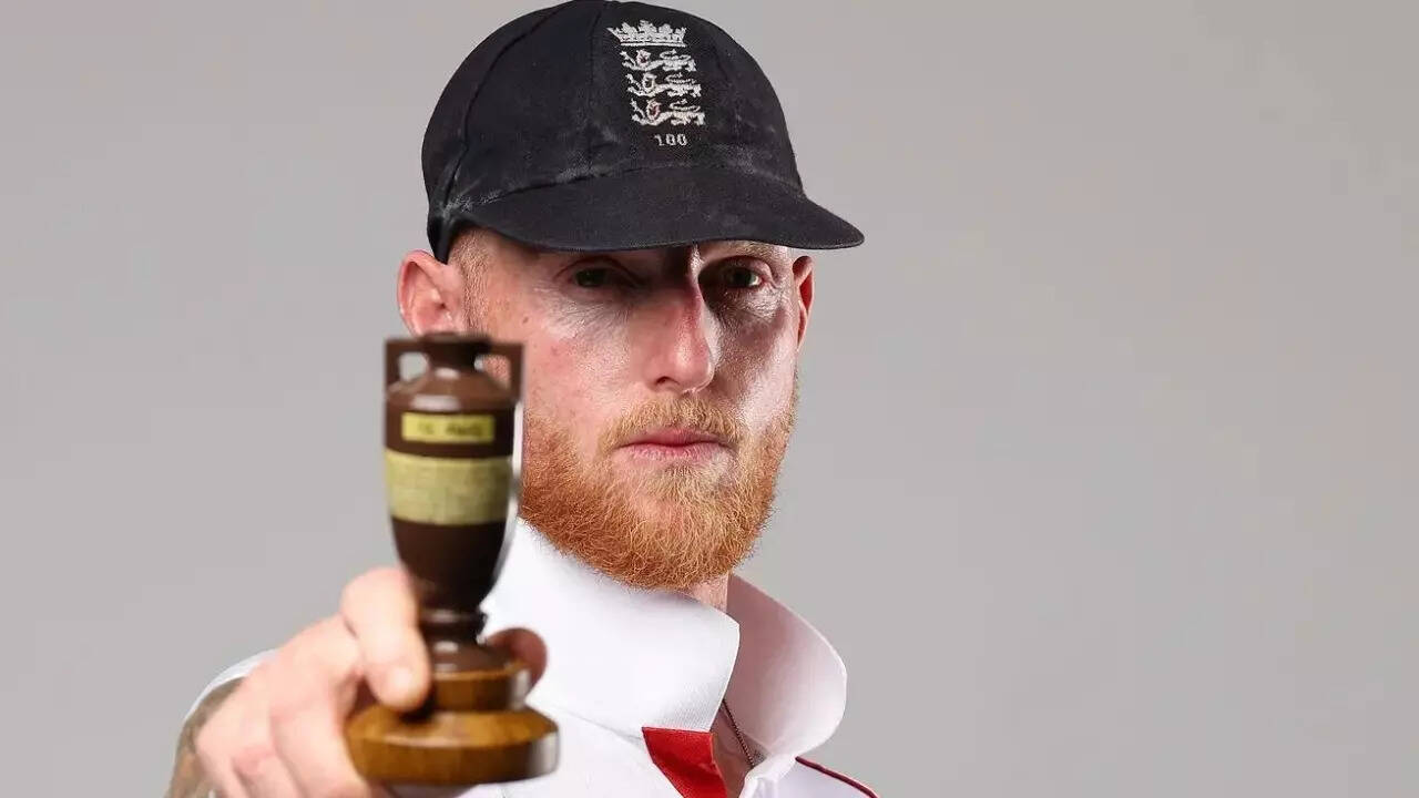 Ben Stokes poses during an England 2025/26 Ashes Headshot Session at Perth Stadium on November 18, 2025 in Perth, Australia. (Photo/Getty Images)