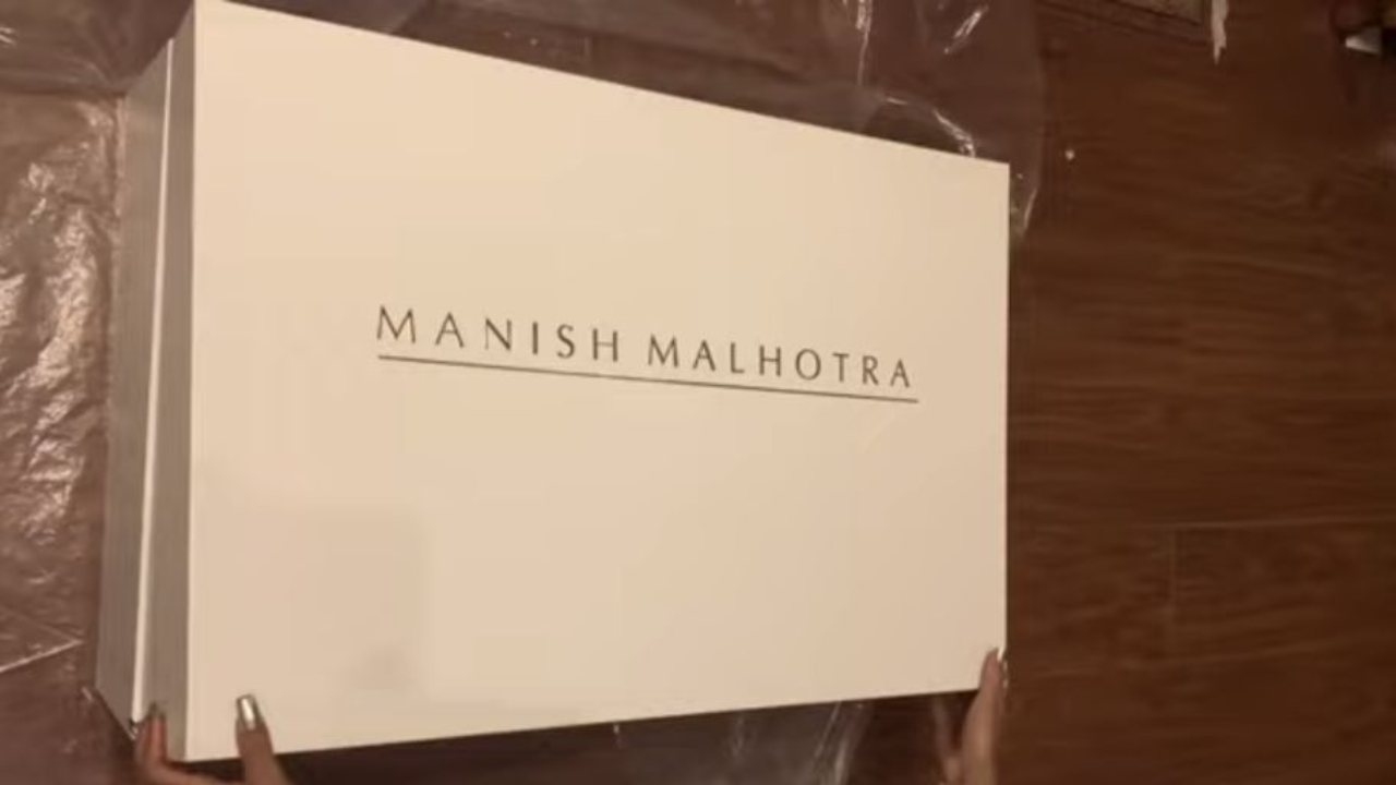 Way to spot a fake MM lehenga