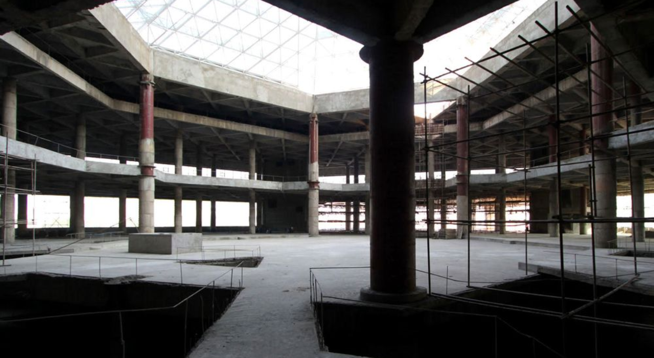 A rare photo from inside Ryugyong. 9News