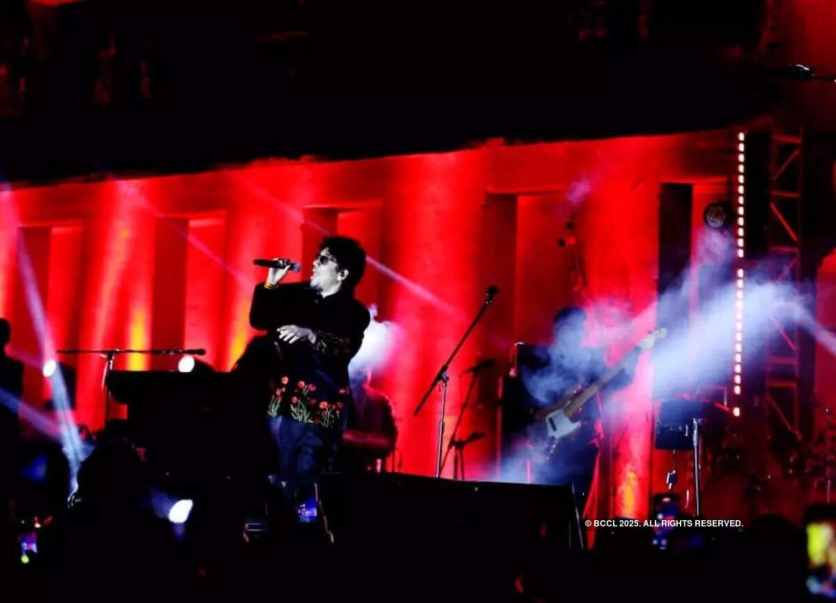 Papon delivered a high-energy live set for the audience