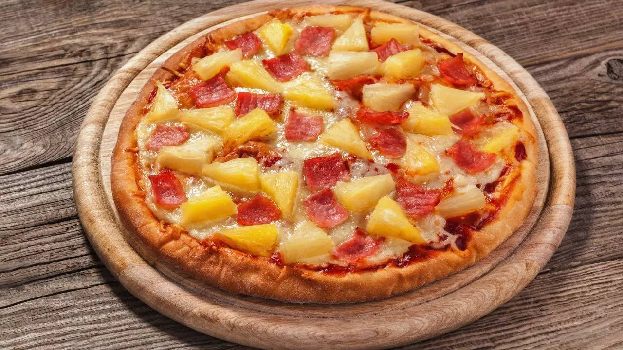 What makes people dislike pineapple on pizza