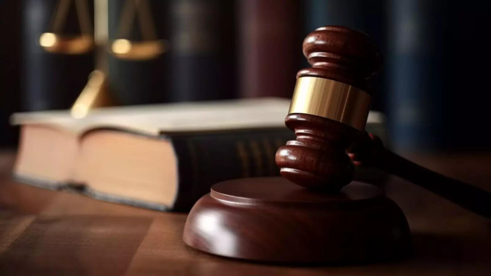 Woman fired for arriving 40 minutes early, court sides with company