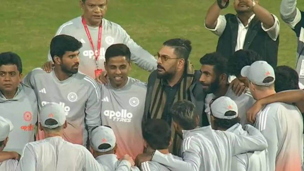 Yuvraj Singh in Team India huddle