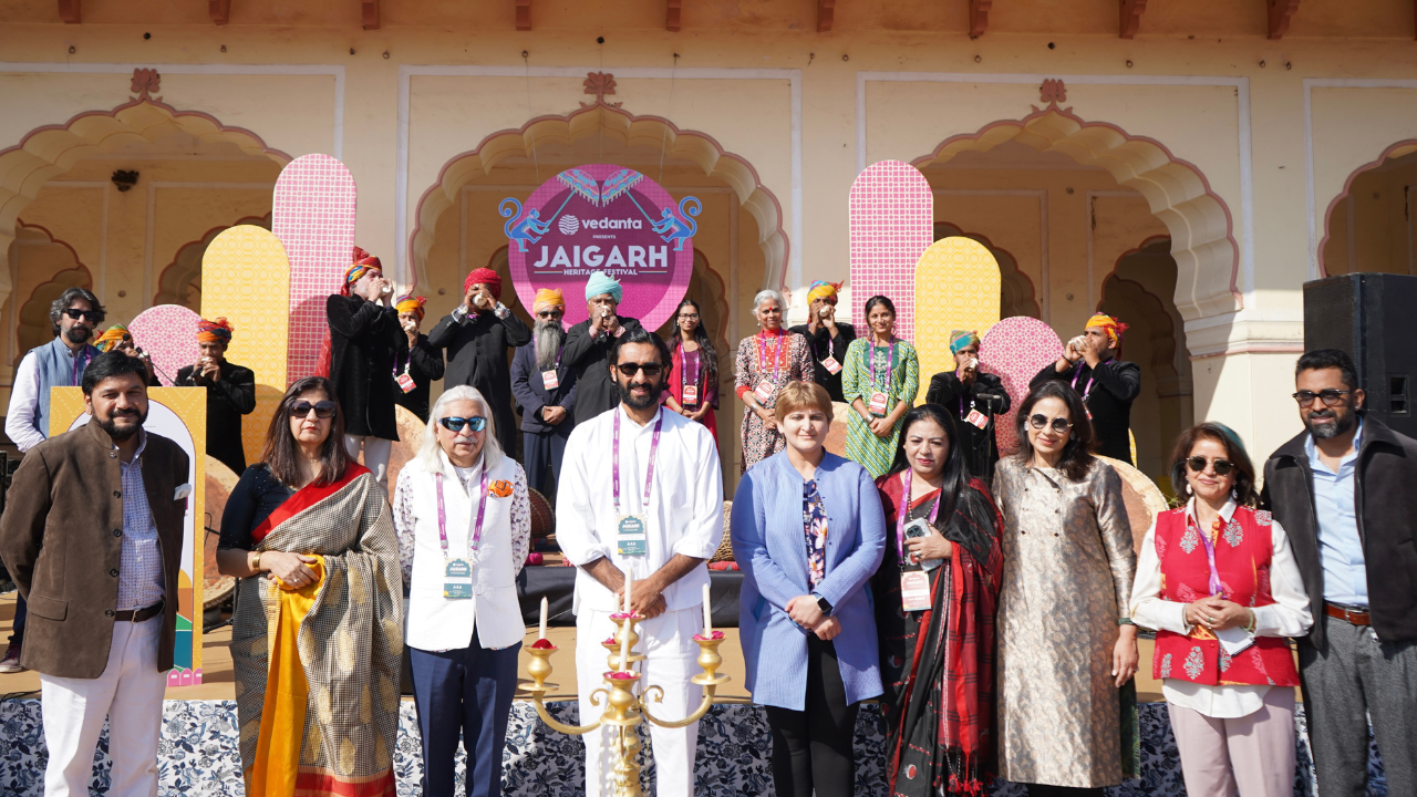 (L-R) Sanjay Kothari, Ritu Jhingon, Sanjoy K Roy and HH Maharaja Sawai Padmanabh Singh, Shabana Dagar, Shikha Durlabhji, Manju Kothari Puneeta Roy and Sammohan Mathodia (L-R) Sanjay Kothari, Ritu Jhingon, Sanjoy K Roy and HH Maharaja Sawai Padmanabh Singh, Shabana Dagar, Shikha Durlabhji, Manju Kothari Puneeta Roy and Sammohan Mathodia<br>