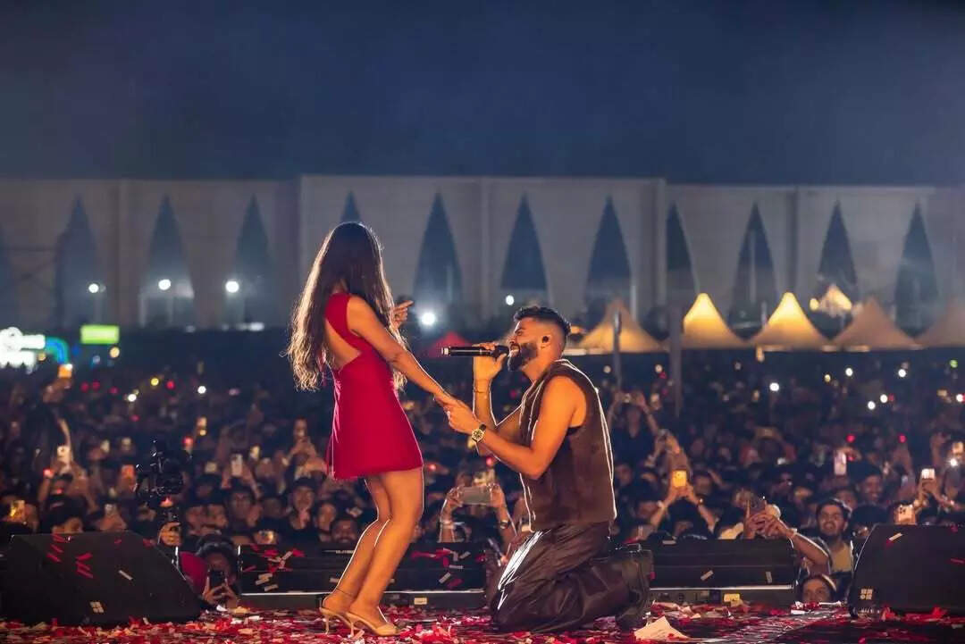 AP Dhillon dancing with fans at his concert