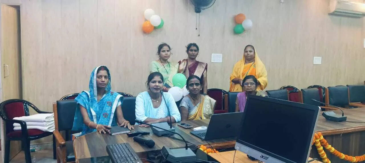 Members of Om Sai Ajivika Mahila Swayam Sahayata Samooh