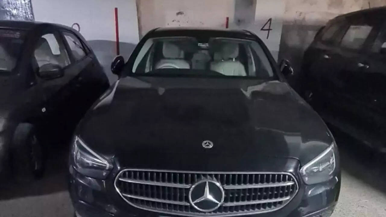 Lamborghini Urus, Mercedes, Thar and Dubai investments: ED raids popular YouTuber Anurag Dwivedi | Delhi News 2 -