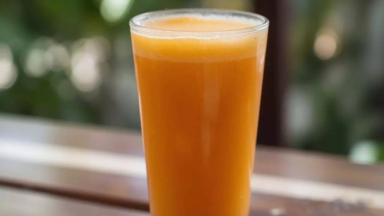 தேங்காய் பாலுடன் கேரட் சாறு ஊட்டச்சத்தை உறிஞ்சுவதற்கு நன்மை பயக்கும்