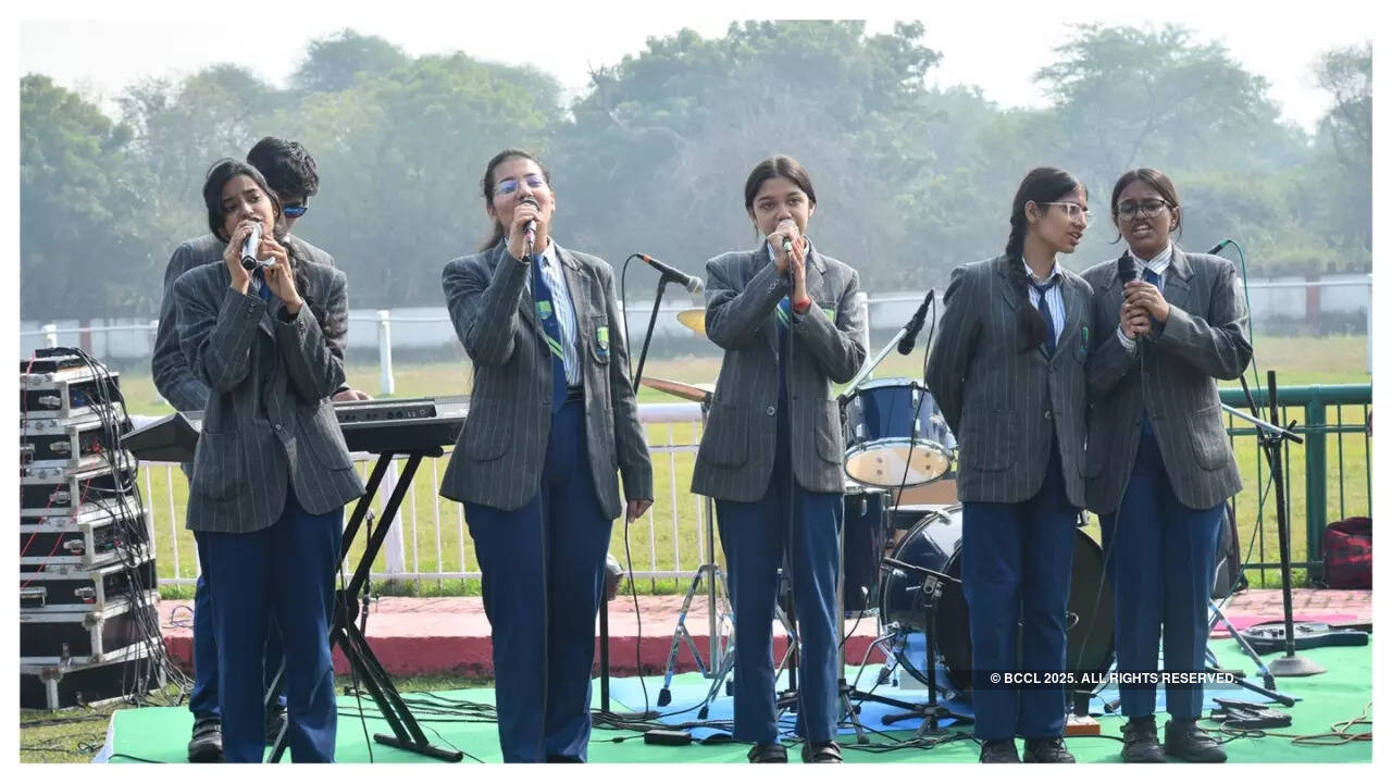 Students performing at the races