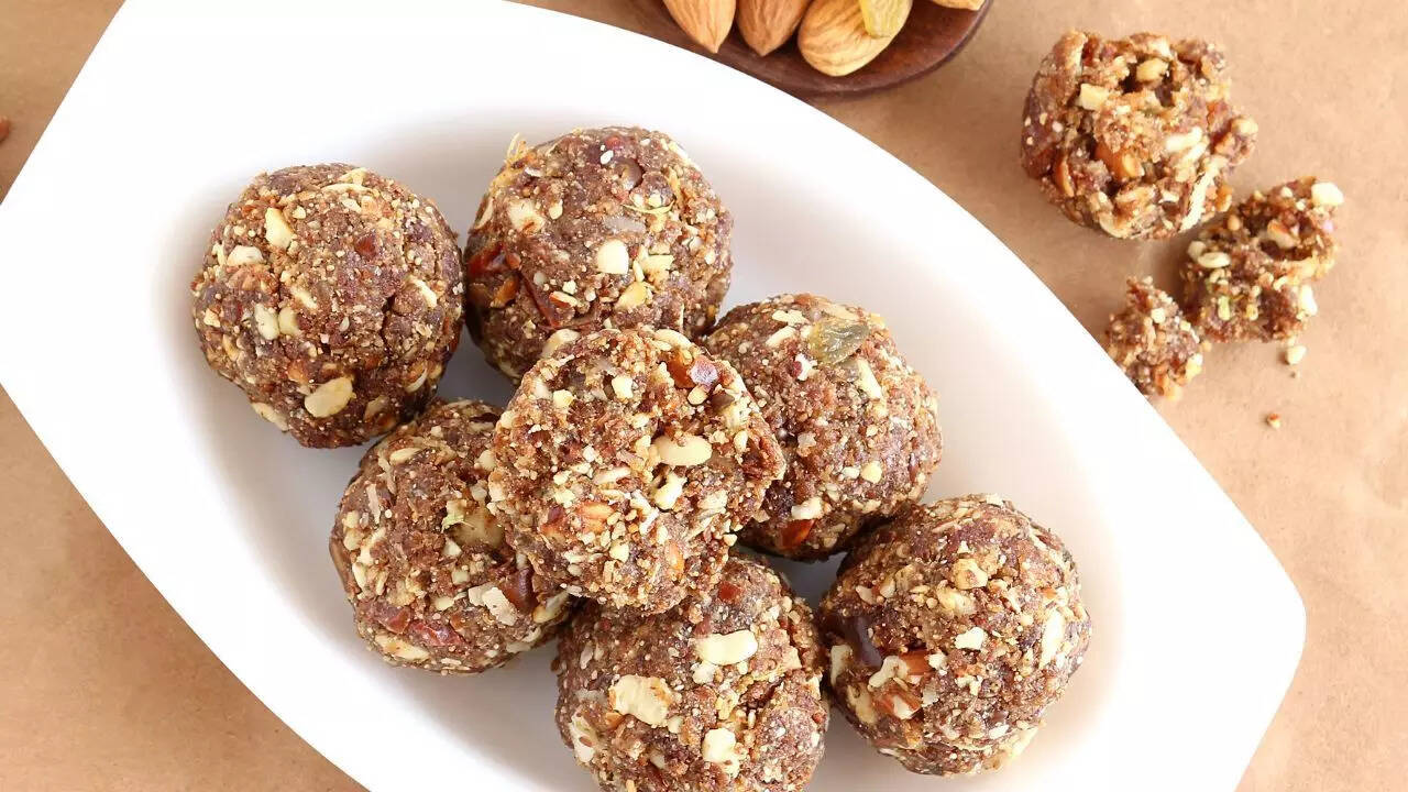 थकान महसूस करने वाले दिनों के लिए सूखे मेवे के लड्डू