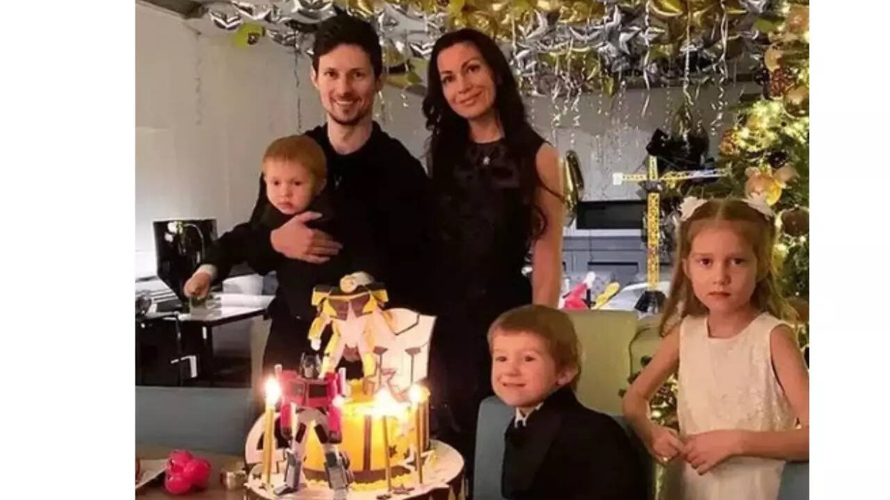 Pavel Durov with partner and children