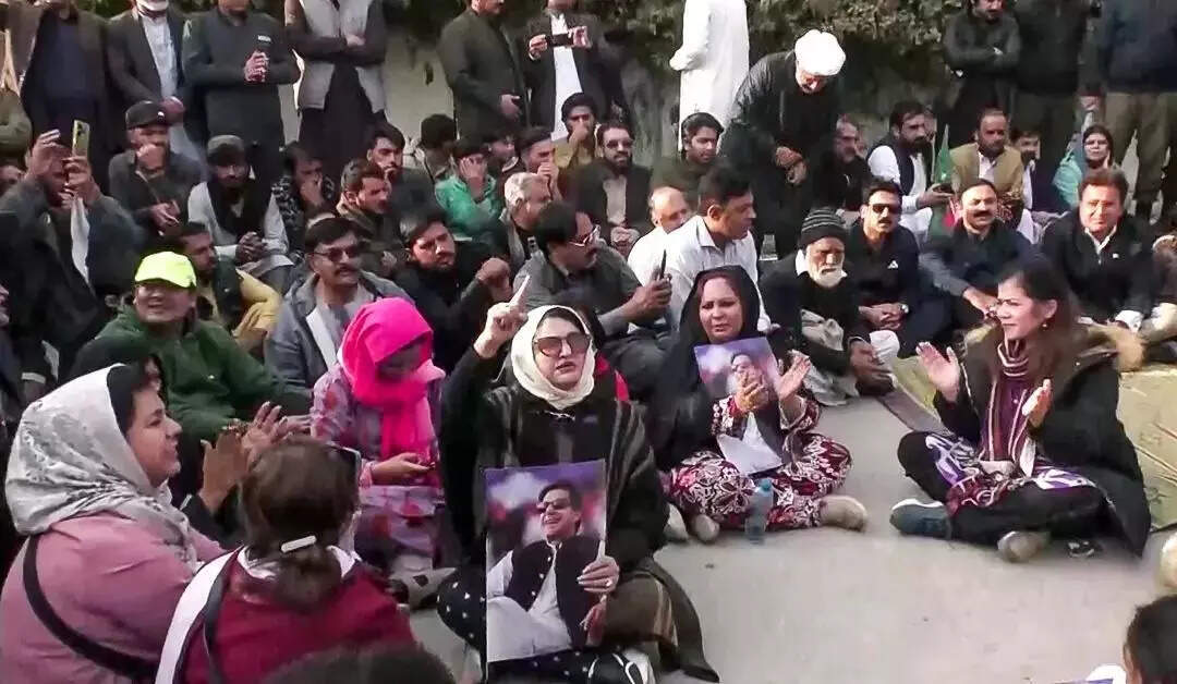 Sisters of former Prime Minister Imran Khan, Uzma Khan and Aleema Khan, staged a protest outside Adiala Jail