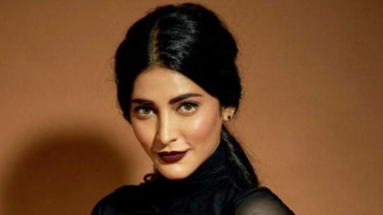 7 Lipstick Shades Trending for Christmas 2025