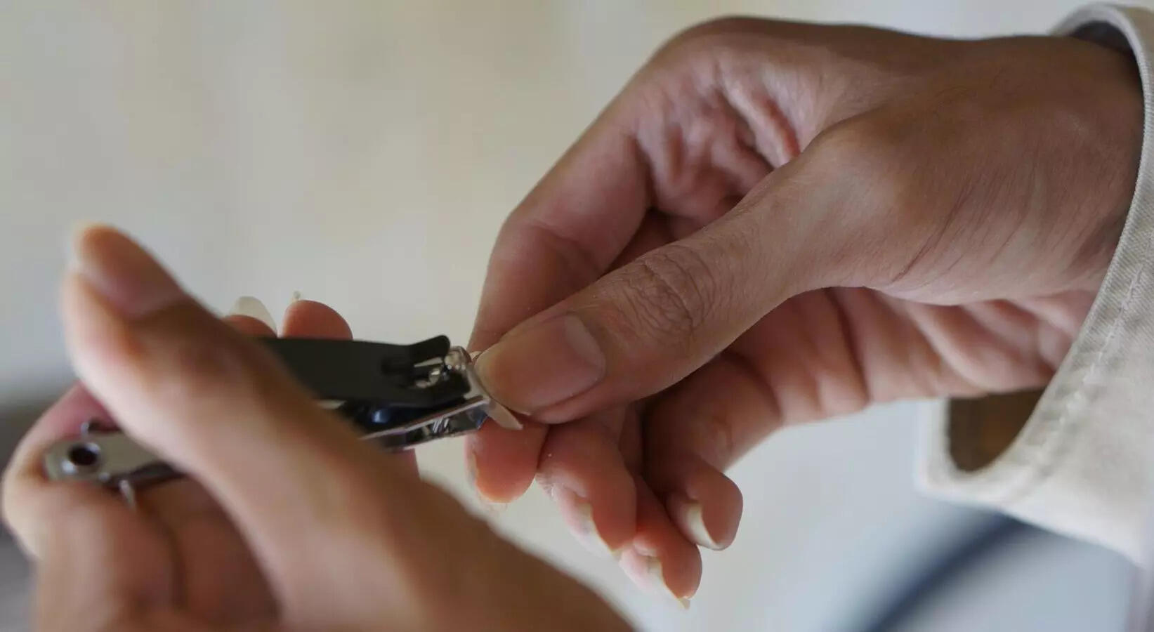 How to keep your nails neat and clean at home with small habits that add up