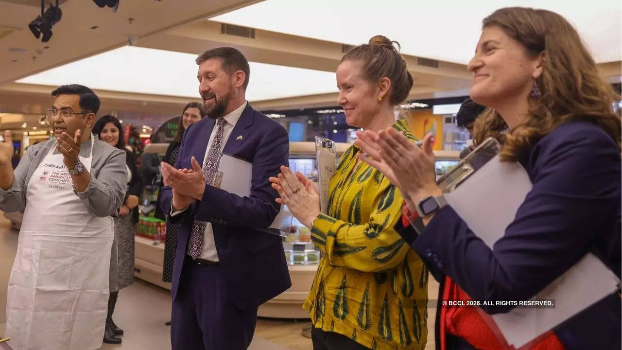 Ajay Chopra along with Christopher Elms, Kathryn Fiedler and Genessa Giorgi from the US Embassy, judged the cook-off to choose the best fusion dish of the day<br>