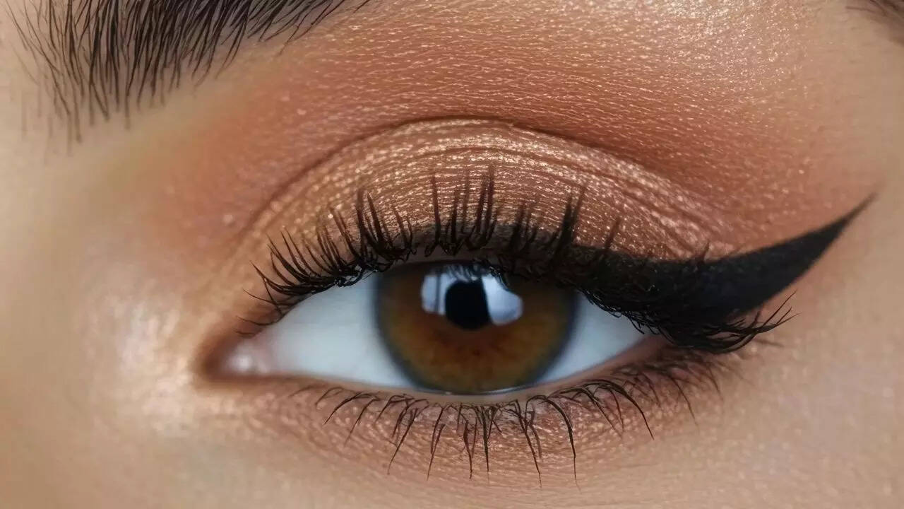 பாதாம் வடிவ கண்கள்