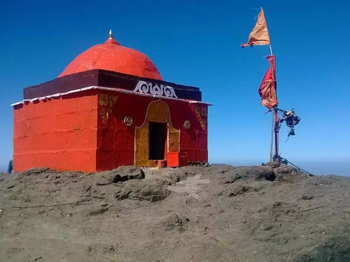 Honest Review: When I visited Kalsubai, the highest peak in Maharashtra, I didn’t know the legend of the girl who vanished…. | 2 Kalsubai Temple