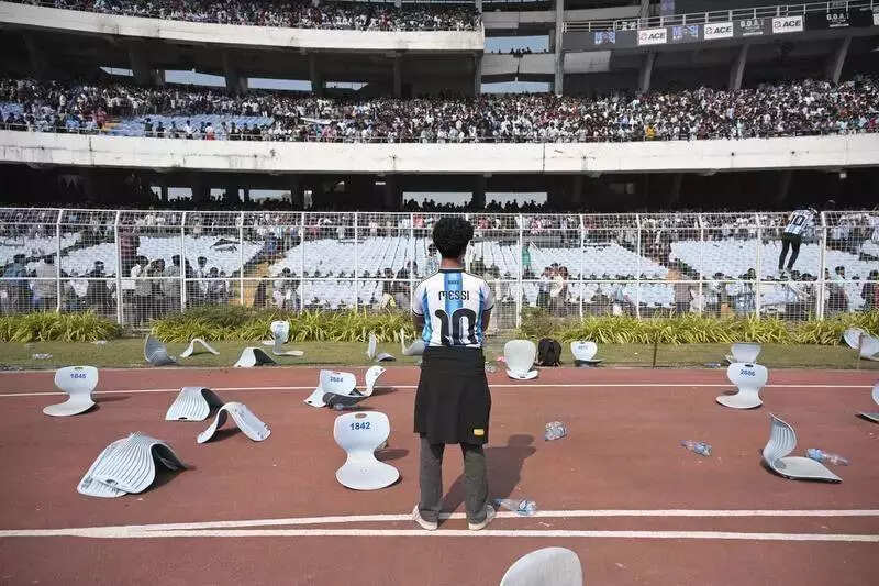 From Mahakumbh stampede to Messi mania: 10 pictures that defined, disturbed and delighted India in 2025 | India News 10 -