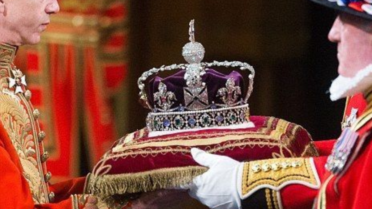 The real reason behind purple being royal choice?