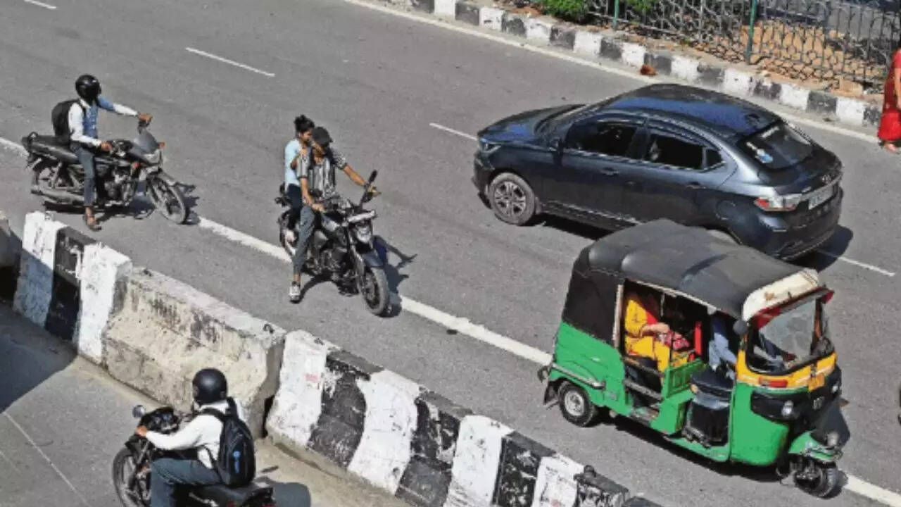 Wrong-side driving now invites FIRs
