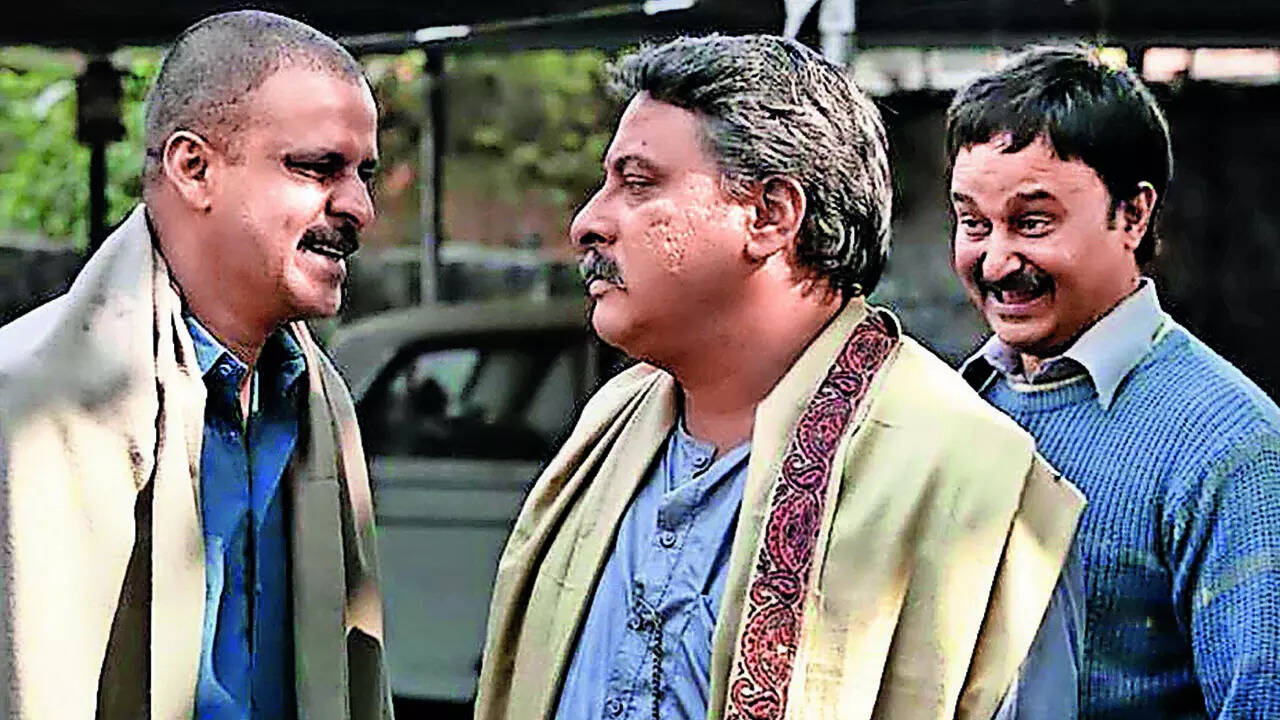 Tigmanshu Dhulia with Manoj Bajpayee and Jameel Khan in Gangs of Wasseypur (2012)