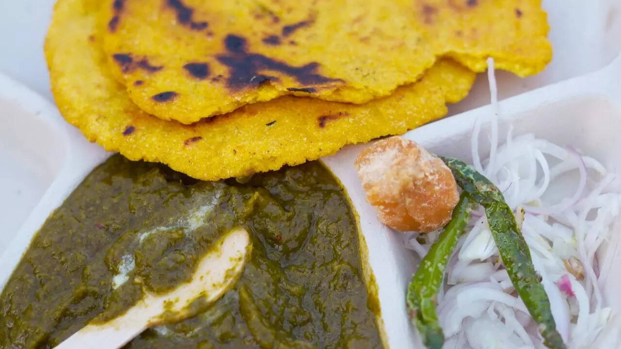 Makke ki roti, sarson ka saag