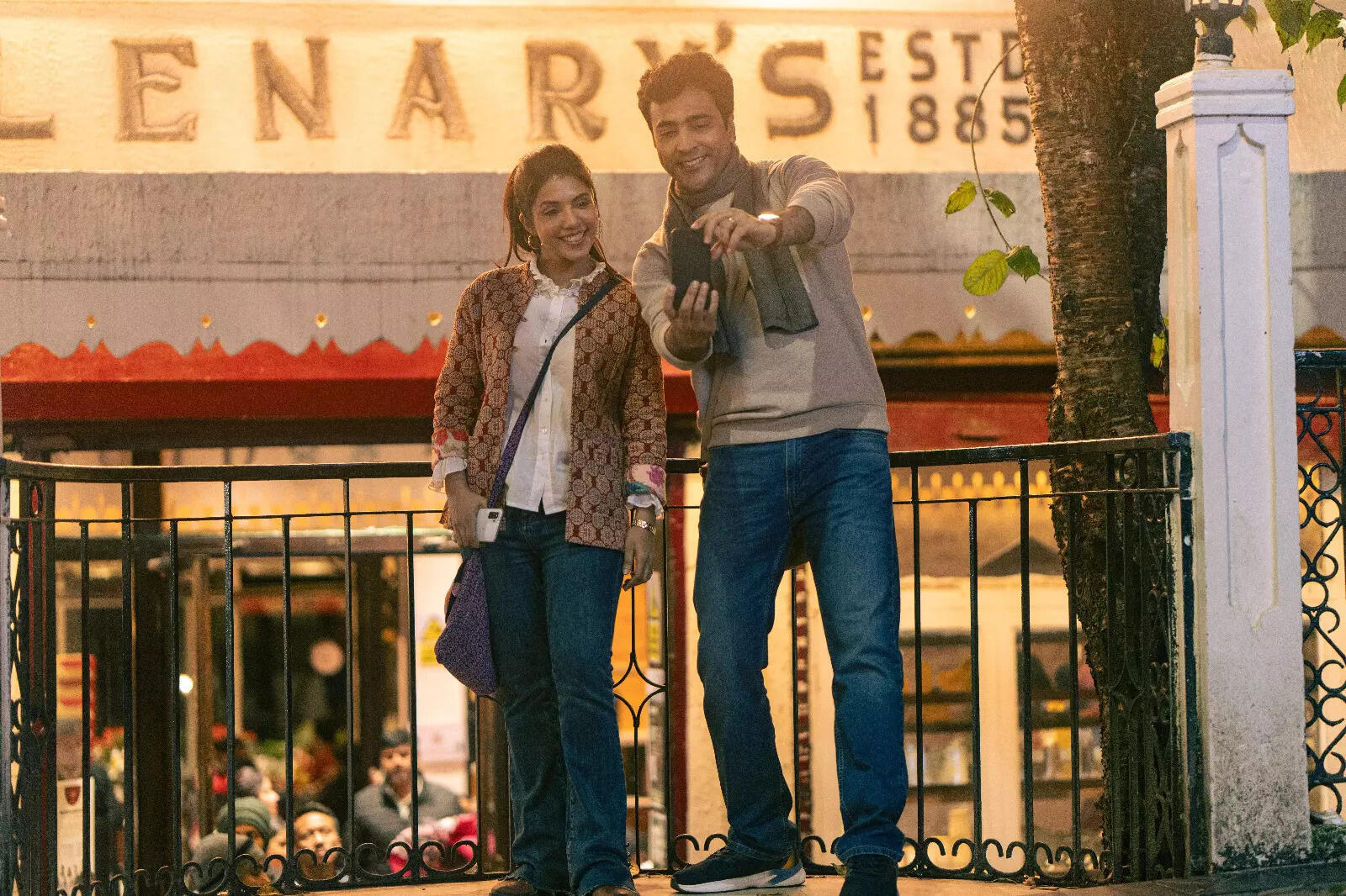 A shooting still from 'Joto Kando Kolkatatei'