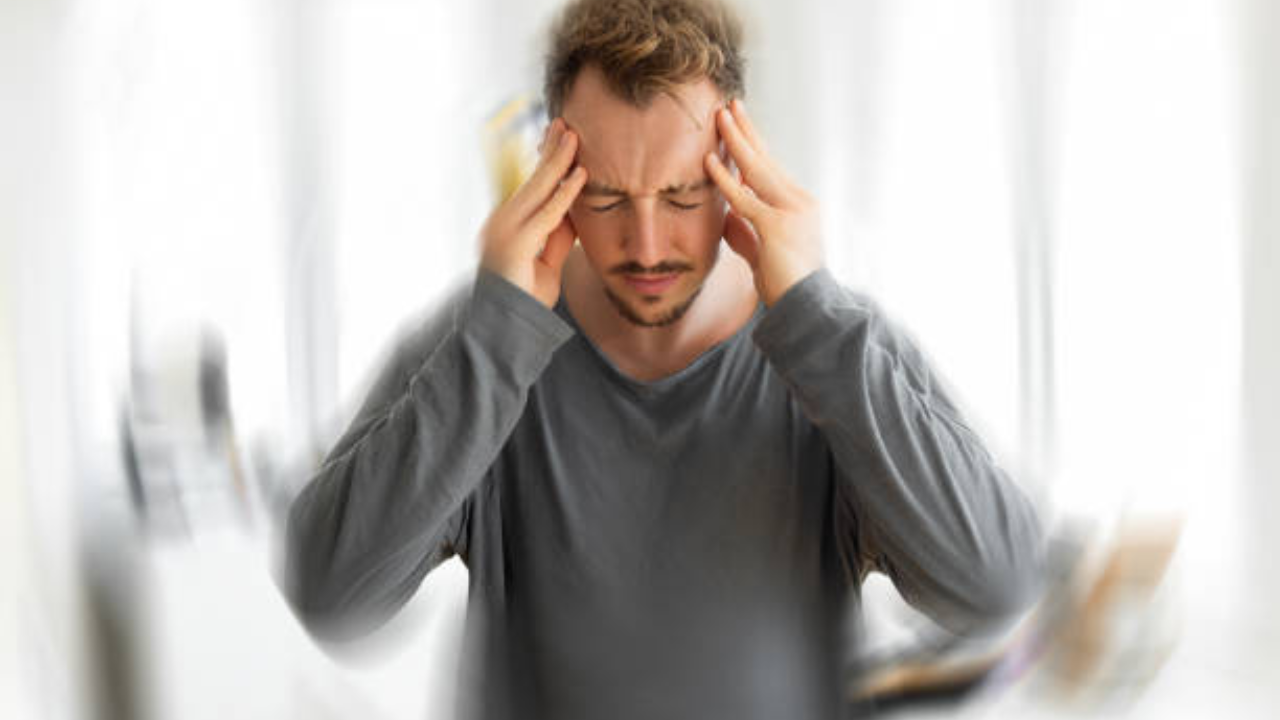 Neurologist warns every second counts and shares life-saving signs