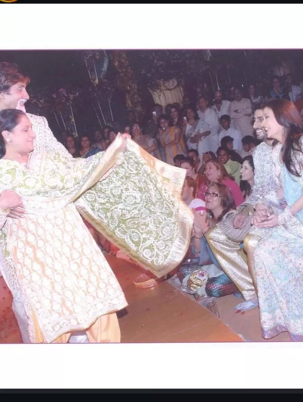 Unseen moments from Bollywood’s most iconic shaadi. 🤍✨#aishwaryarai #abhishekbachchan #aa