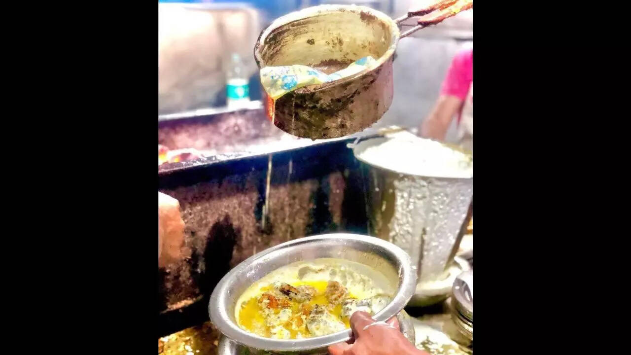 அஸ்லாம் பட்டர் சிக்கன் (பட ஆதாரம்: aslam_chicken.official/Instagram)