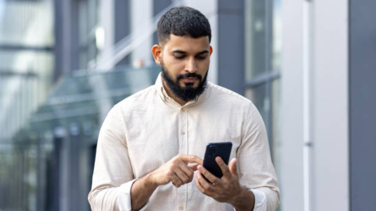 A silent epidemic is spreading through your phone and it’s damaging young bodies fast, says doctor