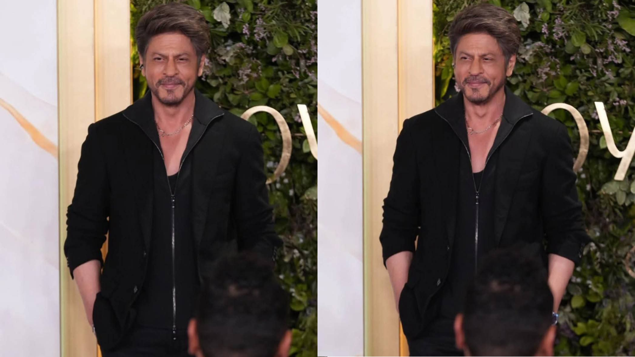 Shah Rukh Khan Commands the Joy Awards 2026 Red Carpet