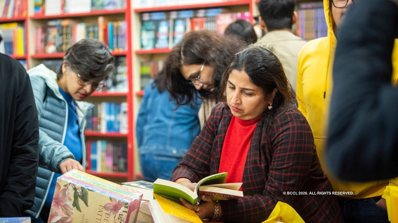 Sales rose sharply on the final day, reflecting strong interest among readers, particularly the youth