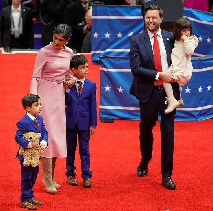La seconda famiglia americana è appena diventata più grande: chi sono i figli di JD Vance e Usha Vance?