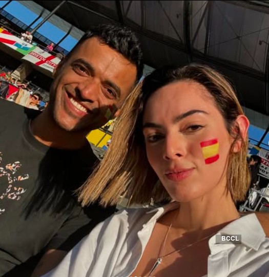 Deepinder Goyal with Grecia Munoz