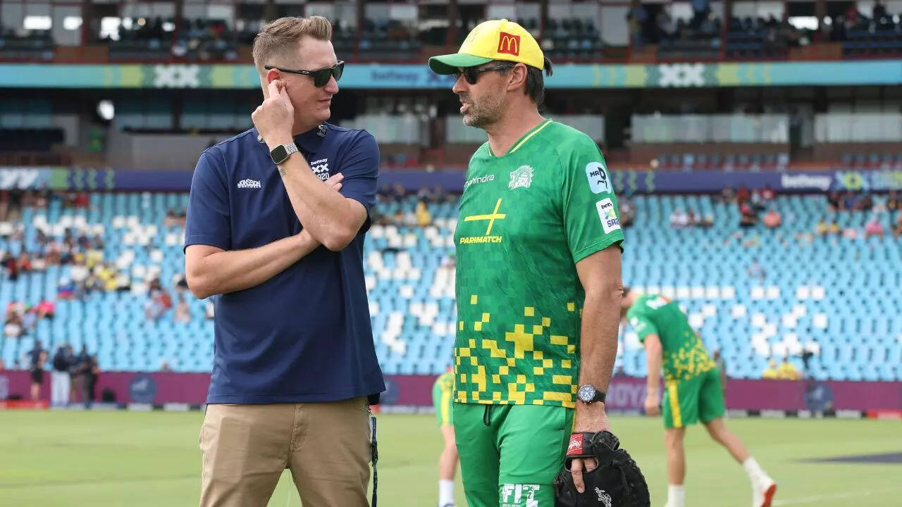 Stephen Fleming coach of Joburg Super Kings and Chris Morris cricket commentator during the eliminator match of the Betway SA20 season 4 between Paarl Royals (PR) and Joburg Super Kings (JSK) held at Supersport Park Stadium in Centurion , South Africa on the 22nd January 2026 (Photo by Arjun Singh / Sportzpics for SA20) Chris Morris, Stephen Fleming