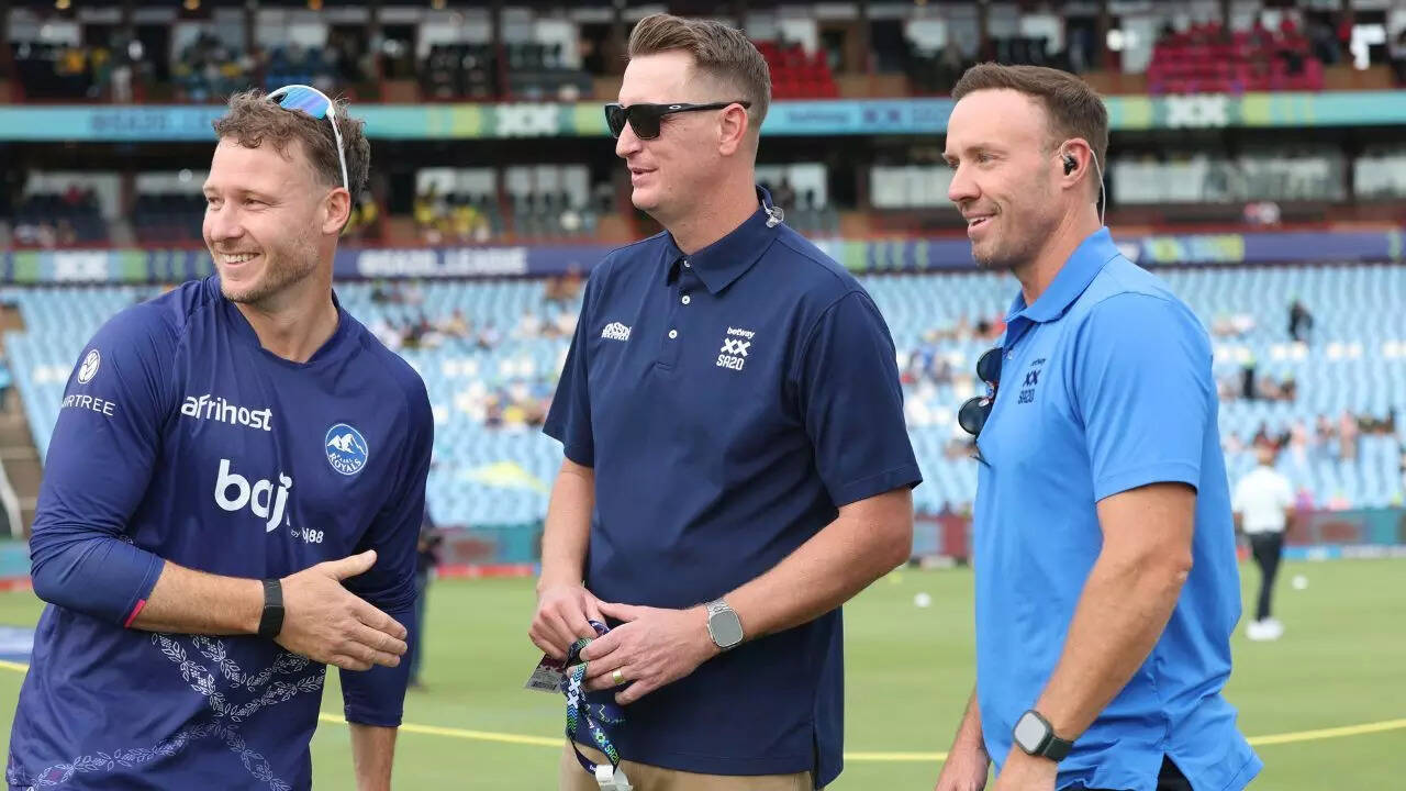 David Miller of Paarl Royals ,AB De Villiers cricket commentator and Chris Morris cricket commentator during the eliminator match of the Betway SA20 season 4 between Paarl Royals (PR) and Joburg Super Kings (JSK) held at Supersport Park Stadium in Centurion , South Africa on the 22nd January 2026 (Photo by Arjun Singh / Sportzpics for SA20) Miller, Morris and De Villiers